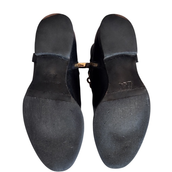 Size 7 Burberry Leather Ankle Boots Black with Chain, everyday wear - Picture 6 of 6